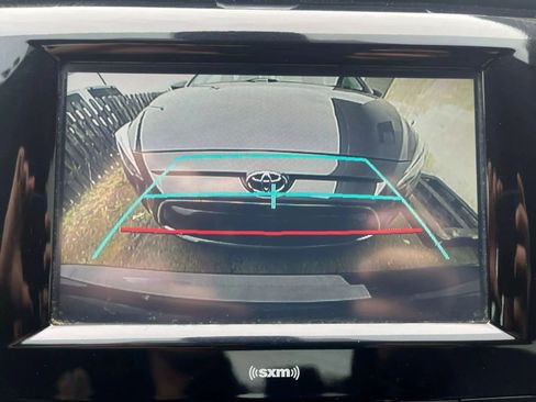 Used 2020 Toyota Camry SE FWD image 16