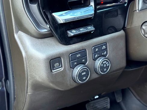 Used 2023 Chevrolet Silverado 1500 LTZ w/ Technology Package image 13