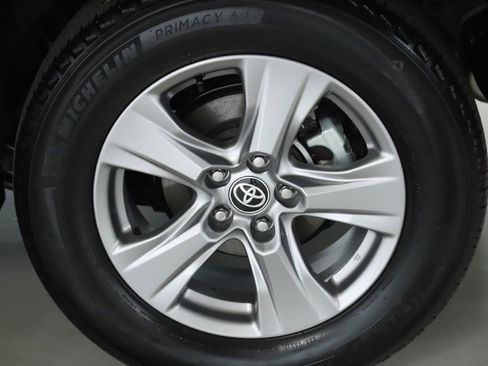 Used 2024 Toyota RAV4 XLE w/ Convenience Package AWD/4WD image 41