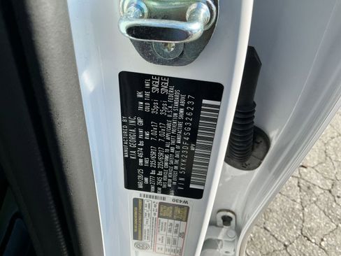 Used 2025 Kia Sportage LX FWD image 23