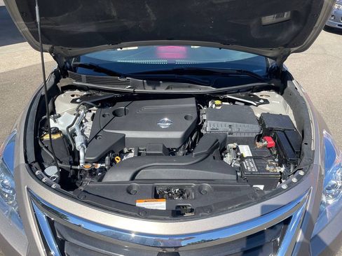 Used 2013 Nissan Altima 2.5 SL FWD image 4