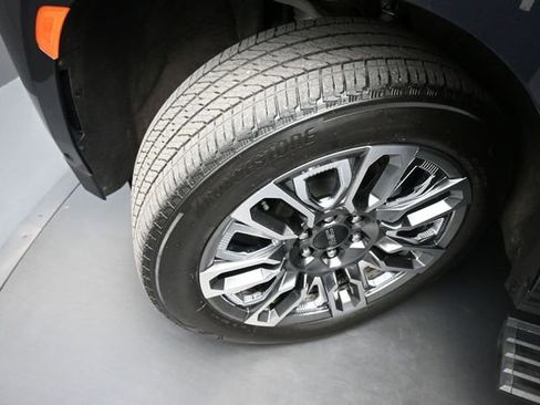 Used 2024 GMC Yukon Denali Ultimate AWD/4WD image 35