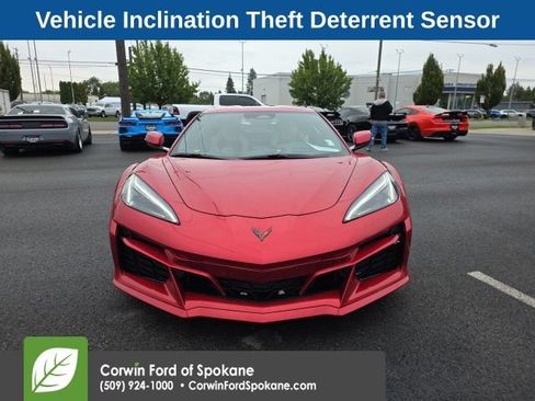 Used 2025 Chevrolet Corvette Z06 RWD image 9