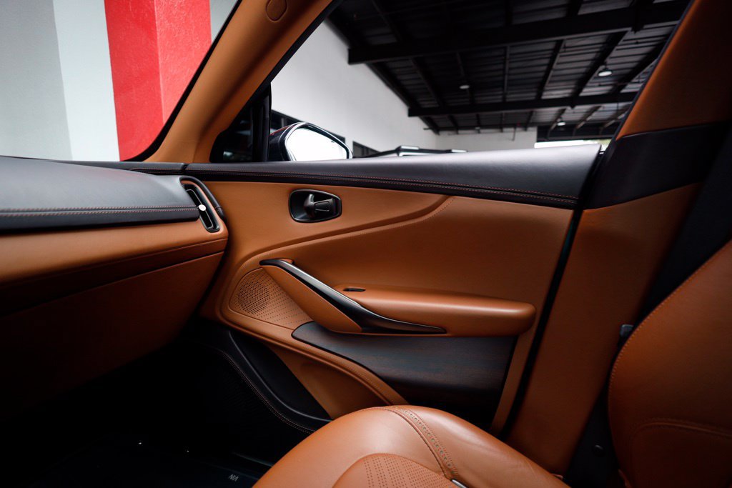 Used 2022 Aston Martin DBX AWD/4WD image 28