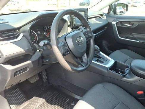 Used 2022 Toyota RAV4 XLE FWD image 14