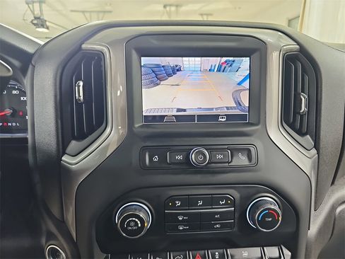 Used 2024 Chevrolet Silverado 2500 Custom w/ Custom Value Package image 27