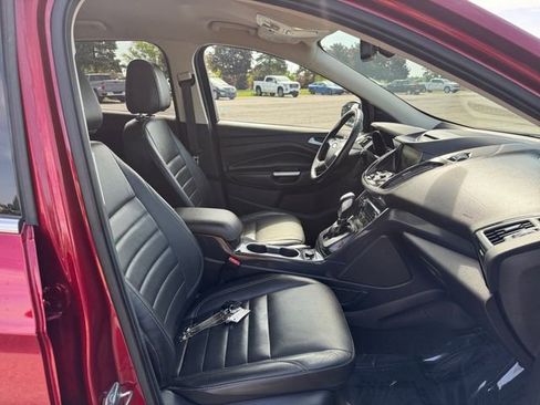 Used 2015 Ford Escape Titanium w/ Equipment Group 301A AWD/4WD image 17