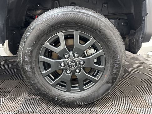 Used 2025 Toyota 4Runner SR5 image 34