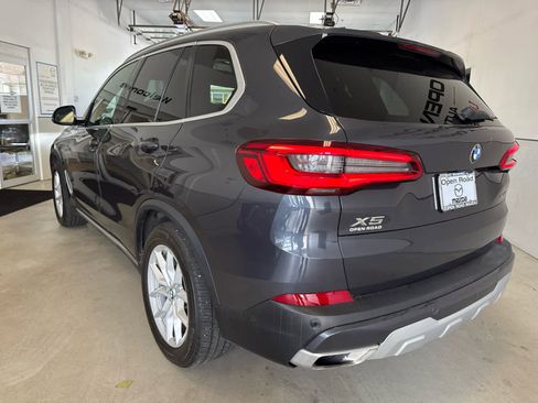 Used 2019 BMW X5 xDrive40i w/ Premium Package 2 AWD/4WD image 4