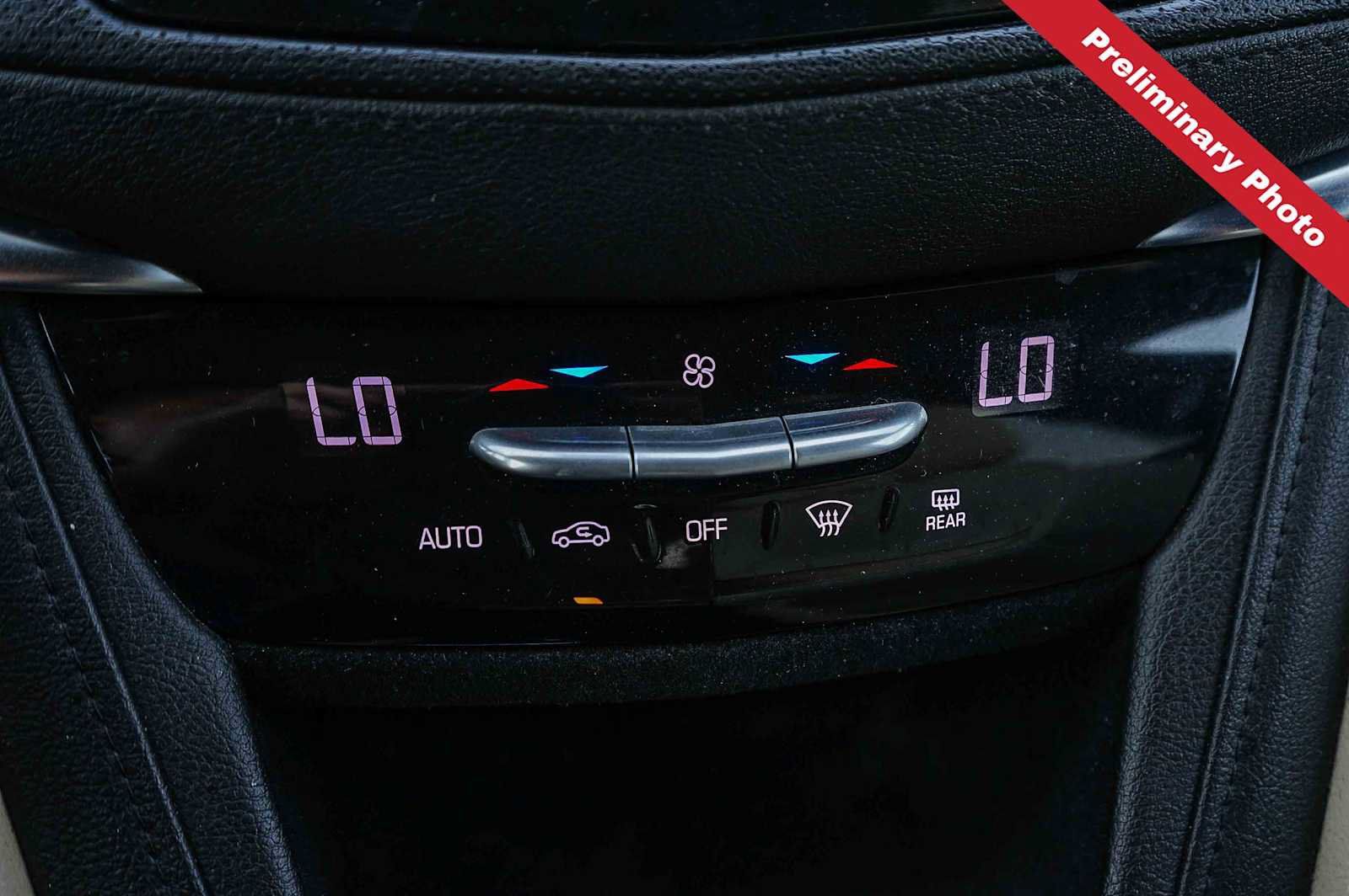 Used 2018 Cadillac XT5 FWD image 20