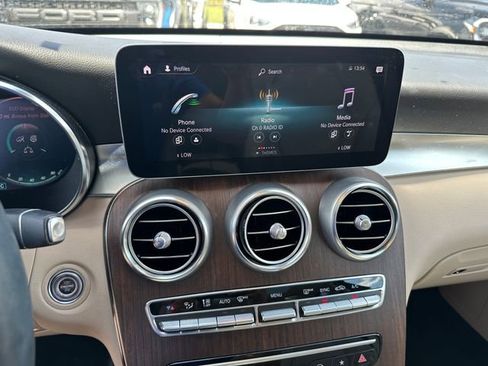 Used 2022 Mercedes-Benz GLC 300 4MATIC w/ Premium Package Lite image 23