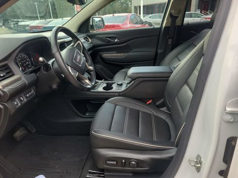 Used 2021 GMC Acadia Denali w/ Denali Technology Package FWD image 16