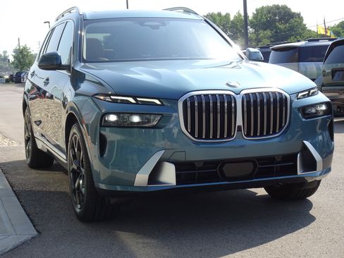 Used 2023 BMW X7 xDrive40i w/ Premium Package AWD/4WD image 7