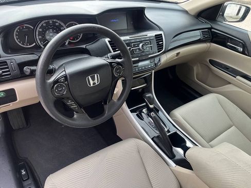 Used 2017 Honda Accord LX image 10