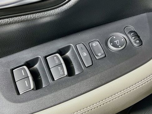 Used 2024 Honda HR-V EX-L image 16