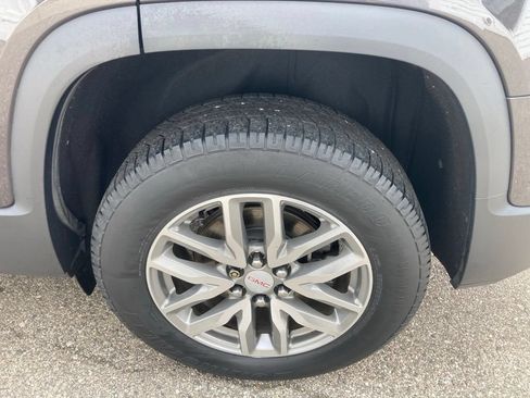 Used 2018 GMC Acadia SLE w/ Driver Alert Package I AWD/4WD image 9