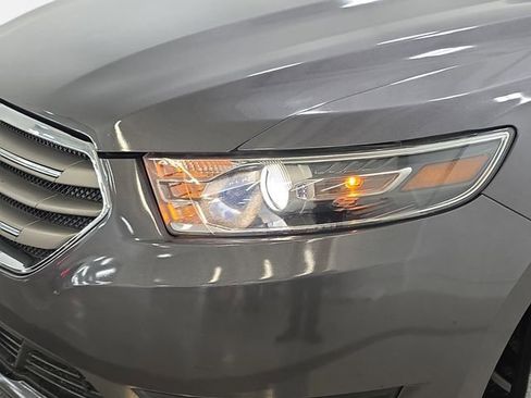 Used 2017 Ford Taurus SE image 30