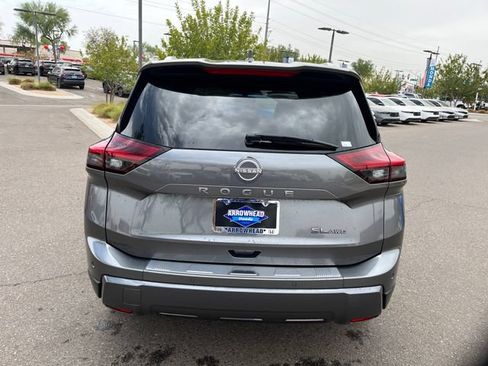 Used 2025 Nissan Rogue SL w/ SL Premium Package AWD/4WD image 19