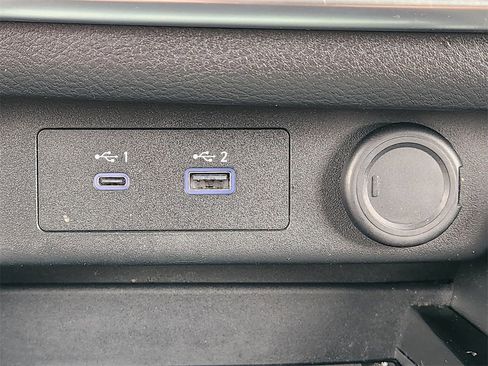 Used 2023 Nissan Rogue SV w/ SV Premium B Package image 21