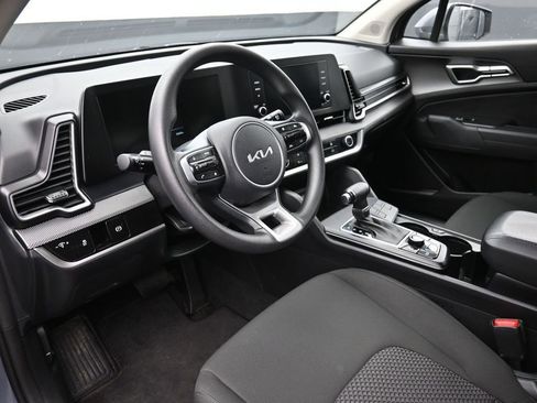 Used 2025 Kia Sportage LX image 18