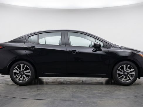 Used 2025 Nissan Versa SV FWD image 11