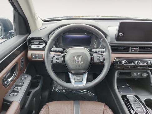 Used 2023 Honda Pilot Elite image 12