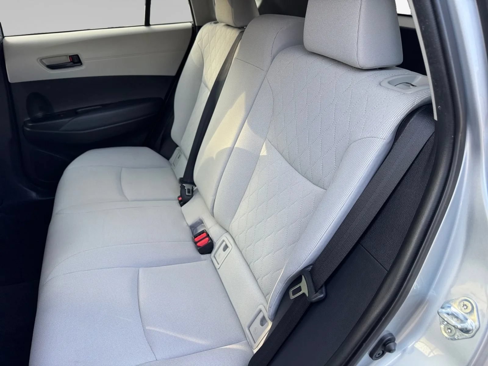 Used 2022 Toyota Corolla Cross LE w/ Moonroof Package AWD/4WD image 18