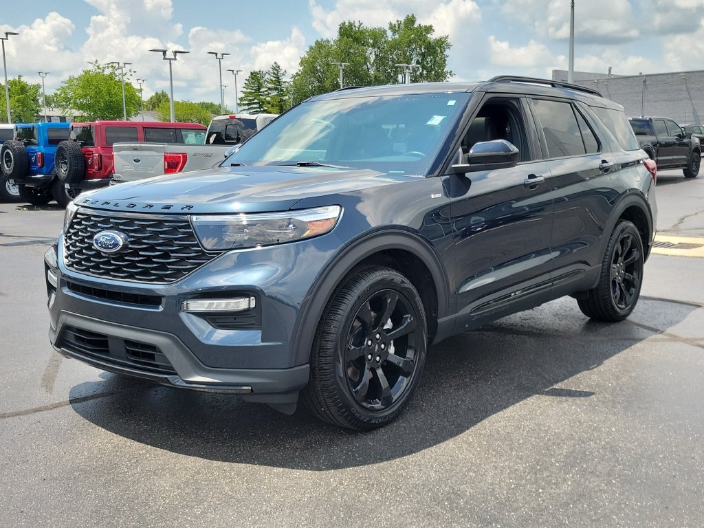 Certified 2024 Ford Explorer ST-Line w/ Class IV Trailer Tow Package AWD/4WD image 8