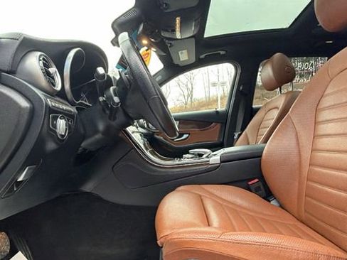 Used 2019 Mercedes-Benz GLC 350e 4MATIC image 13