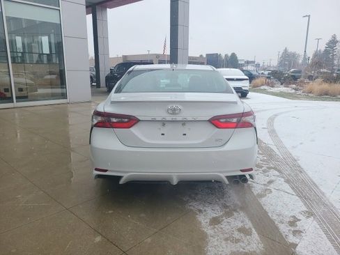 Used 2023 Toyota Camry SE image 6