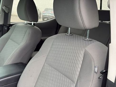 Used 2022 Toyota Tacoma SR5 image 18