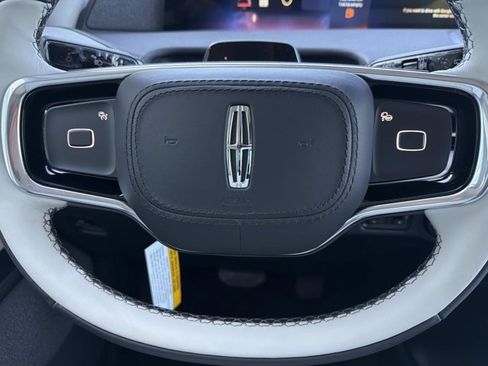 New 2026 Lincoln Navigator L Reserve AWD/4WD image 26