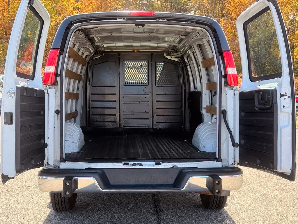 Used 2019 GMC Savana 2500 w/ Driver Convenience Package RWD image 6