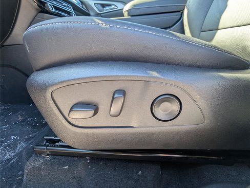 New 2026 Chevrolet Traverse LT w/ Driver Confidence Package image 17