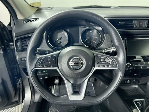 Used 2020 Nissan Rogue Sport S image 14