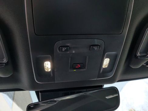 Used 2025 Toyota Camry SE image 25