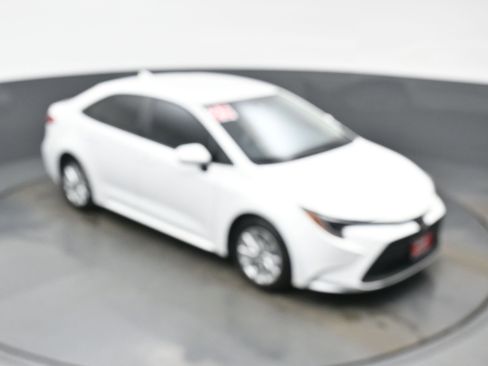 Used 2025 Toyota Corolla LE w/ LE Premium Package image 33