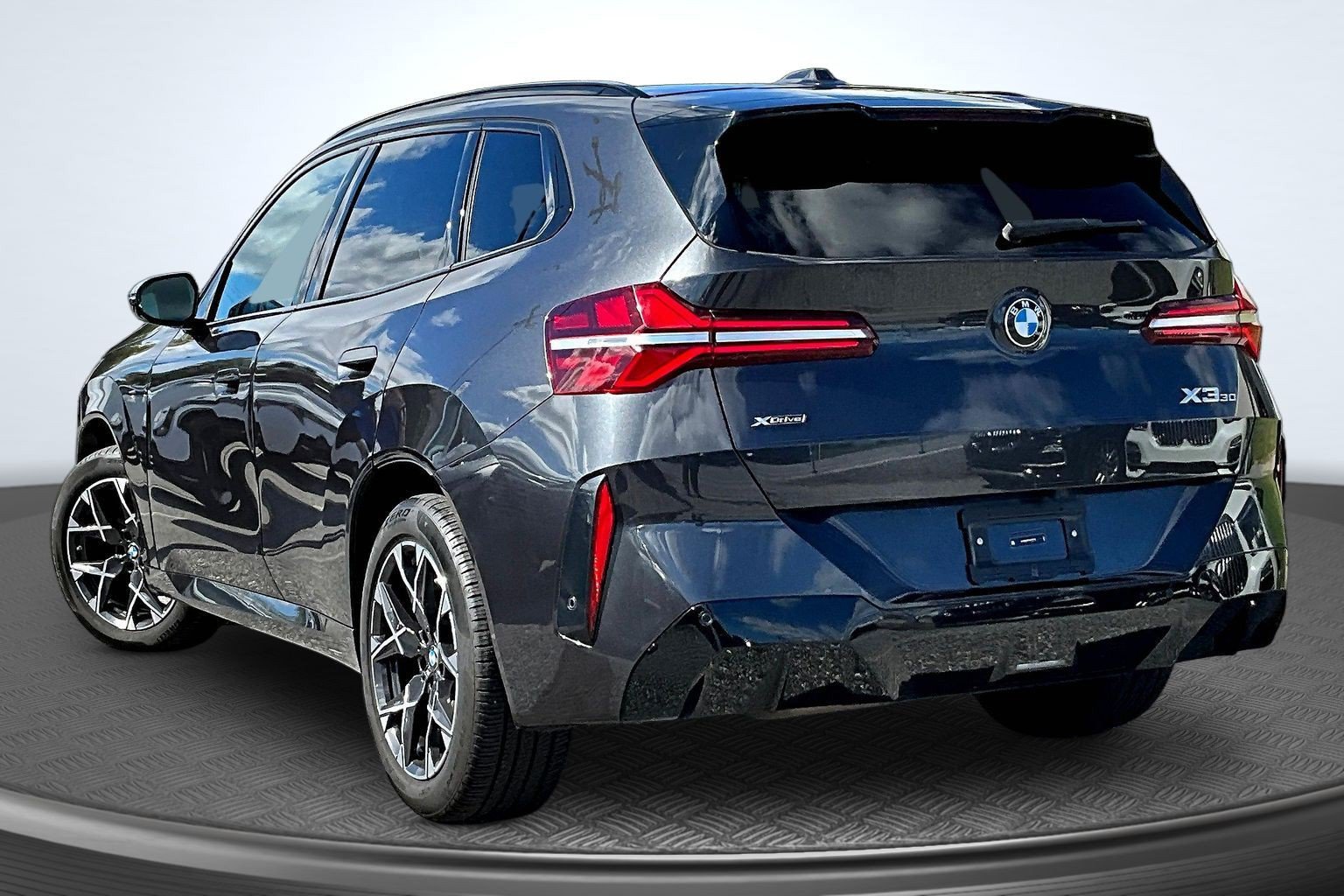 Used 2026 BMW X3 xDrive30i w/ M Sport Package AWD/4WD image 3