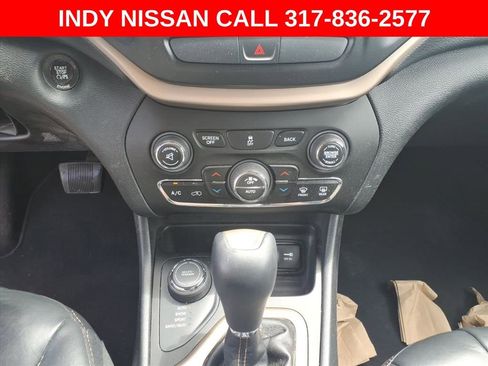 Used 2016 Jeep Cherokee Limited AWD/4WD image 23