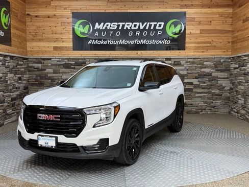 Used 2023 GMC Terrain SLE w/ Driver Convenience Package AWD/4WD image 4