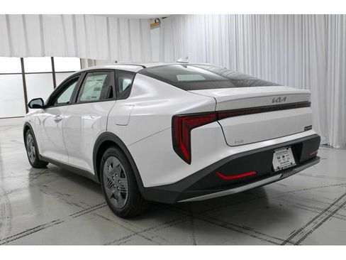 New 2025 Kia K4 image 5
