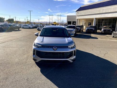 New 2026 Volkswagen Tiguan SE FWD image 41