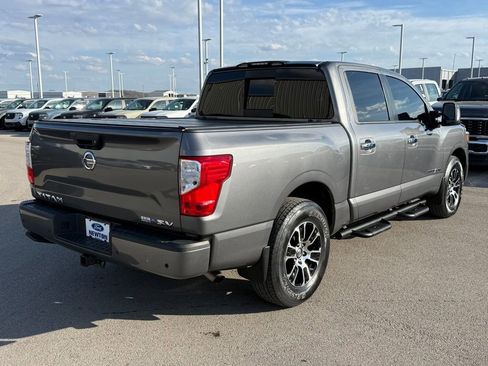 Used 2021 Nissan Titan SV w/ SV Convenience Package image 33