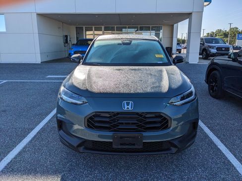 Used 2025 Honda HR-V Sport image 2