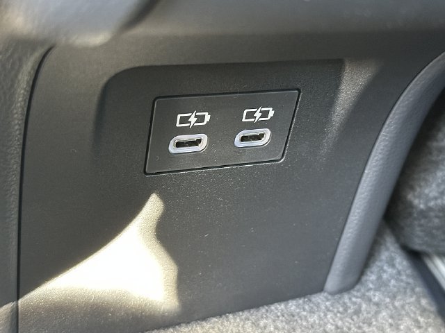 New 2027 Toyota Prius LE FWD image 13