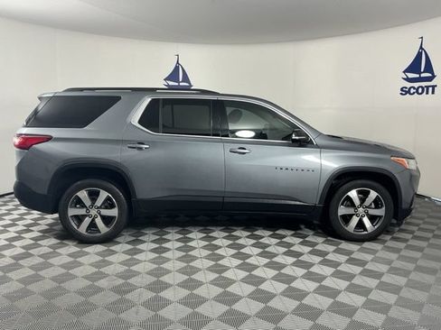 Used 2020 Chevrolet Traverse LT w/ LT Premium Package AWD/4WD image 6
