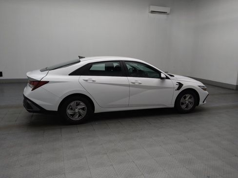 Used 2025 Hyundai Elantra SE FWD image 10