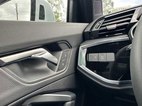 New 2025 Audi Q3 2.0T Premium image 32