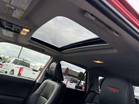 Used 2020 Toyota 4Runner Venture w/ Moonroof Package AWD/4WD image 24