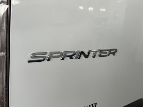 Used 2025 Mercedes-Benz Sprinter 2500 image 26